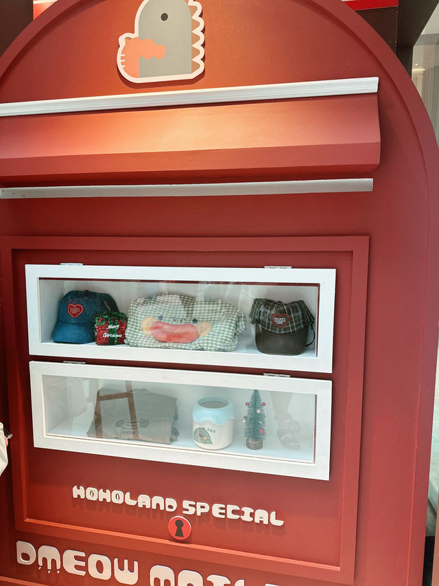 Malaysia’s Xmas Blazer Bash: Sunway Square Vibes 🎄✨ Malaysia’s Xmas Blazer Bash: Sunway Square Vibes 🎄✨