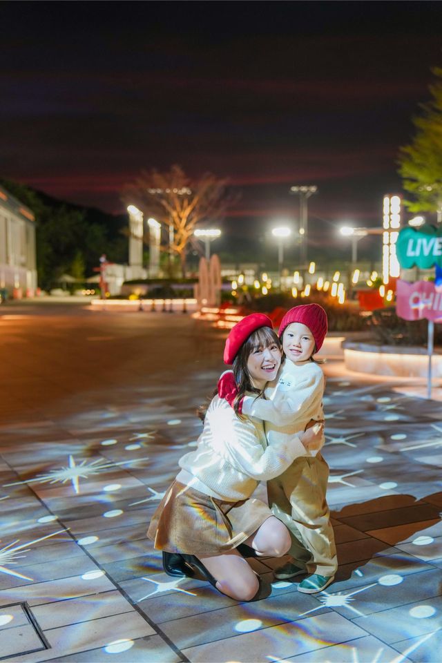 🎠全港首個商場戶外機動「炫夢旋轉木馬」 🎠全港首個商場戶外機動「炫夢旋轉木馬」