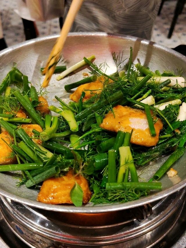 舌尖上的河內記憶:品味米其林必比登推薦 — Chả Cá Thăng Long 舌尖上的河內記憶:品味米其林必比登推薦 — Chả Cá Thăng Long