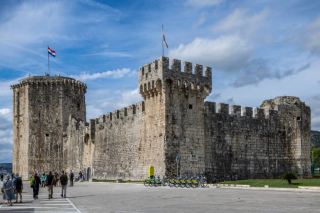 🏰 Kamerlengo Fortress: Trogir’s Iconic Medieval Vibes on the Riva
