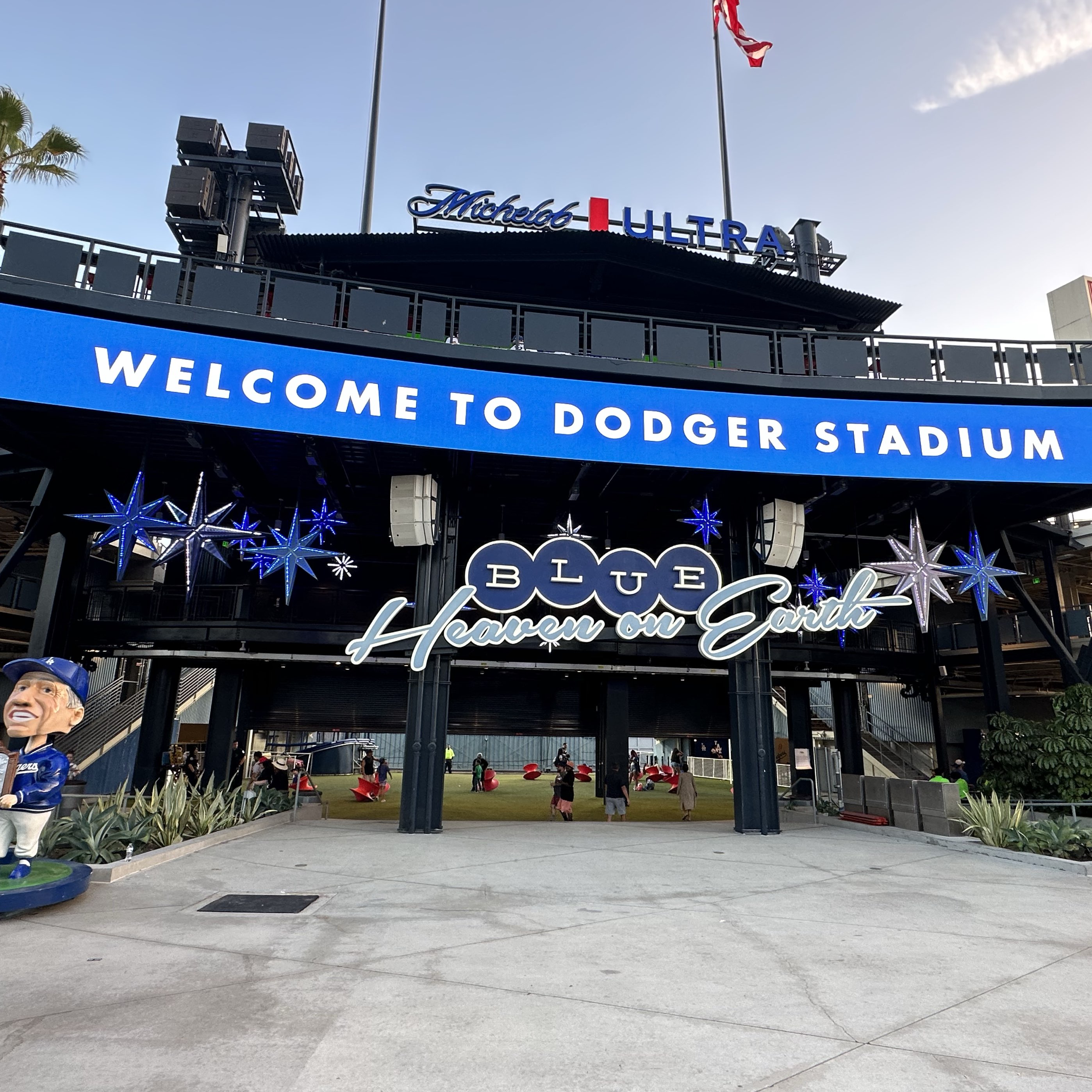 Los Angeles Dodgers Long Shot Of Playground And Stadium HD Dodgers  Wallpapers, HD Wallpapers