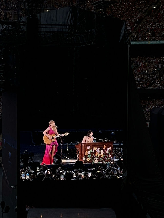 London | Happy to enjoy the eras tour with Taylor swift