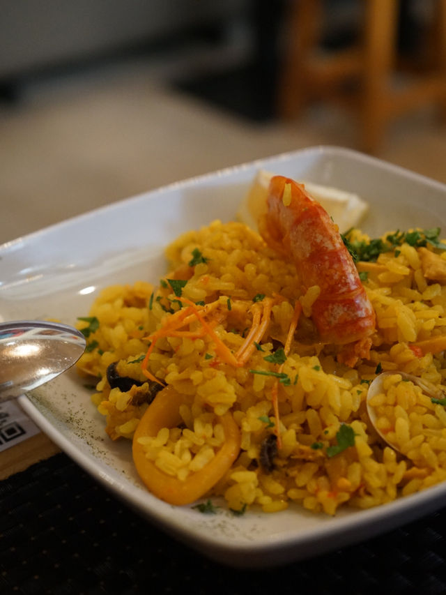 Madrid | The traditional street style tapas store in Madrid 