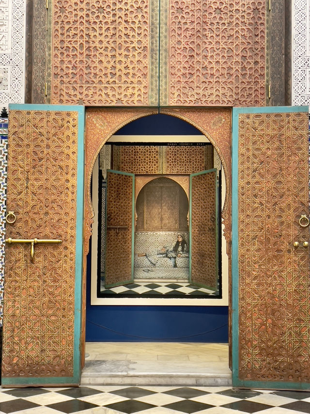 A Palatial Art Museum