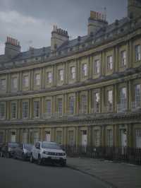The Royal Crescent in Bath: A Georgian Masterpiece 🏛️