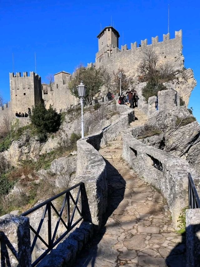 🏰🇸🇲 “Tiny Republic, Big History: My Day Exploring San Marino” 🏰🇸🇲 “Tiny Republic, Big History: My Day Exploring San Marino”