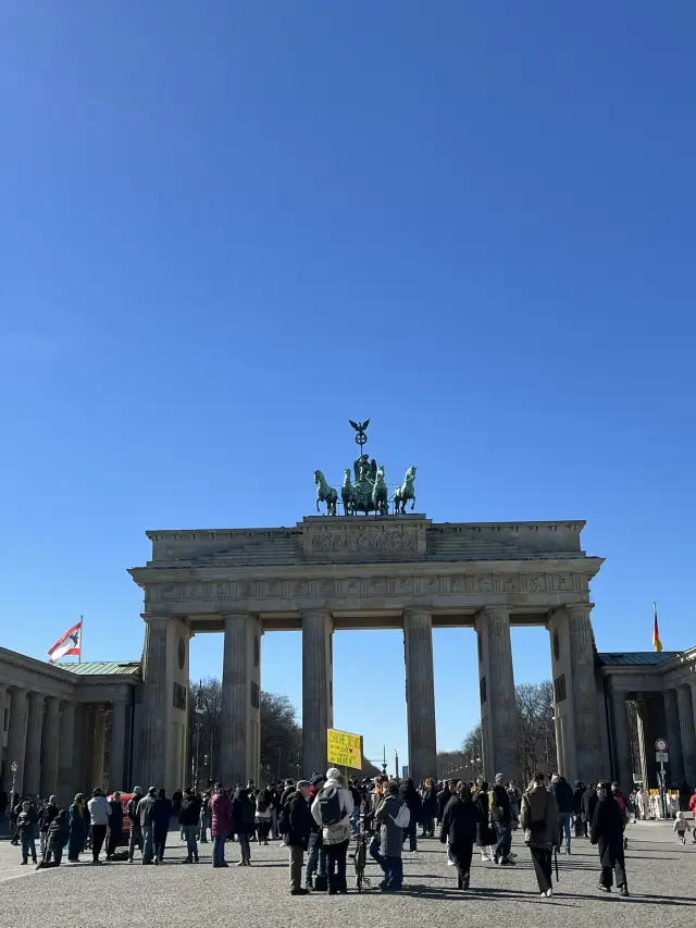 Berlin – A City Where History Meets Modern Vibes 🇩🇪✨