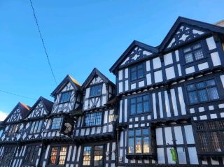 💌🇬🇧เสน่ห์แห่งประวัติศาสตร์และทิวทัศน์อันงดงาม: การพักผ่อนในลัดโลว์และเนินเขามัลเวอร์น