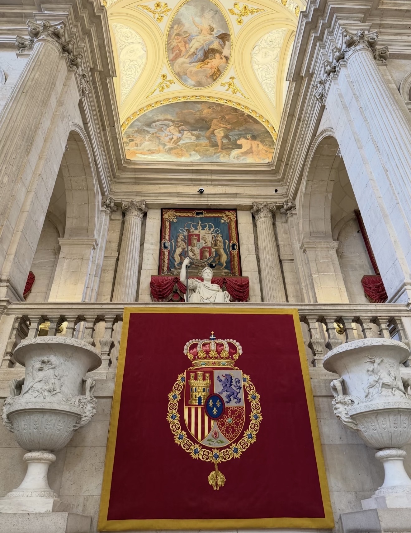 🇪🇸 皇家馬德里：秘密拍照地點、歷史、真實價格和生活小妙招