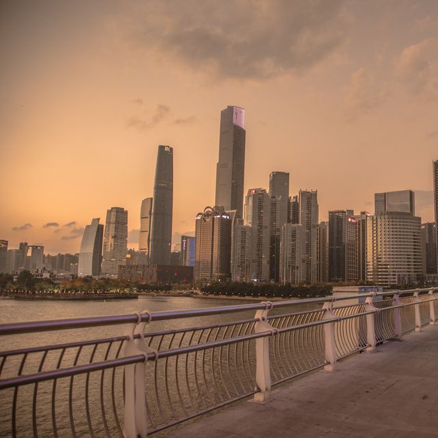 Gigantic Guangzhou Skyscrapers!