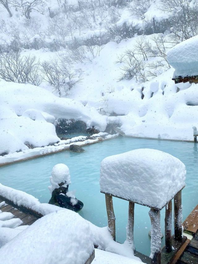 沉浸在雪中的溫泉東北秋田溫泉旅館