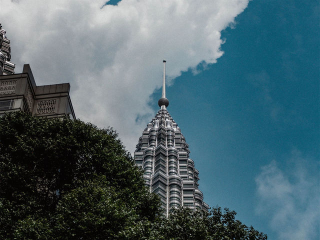 🏞️ Shocker! This place in Kuala Lumpur is so beautiful that I almost missed it! 😱