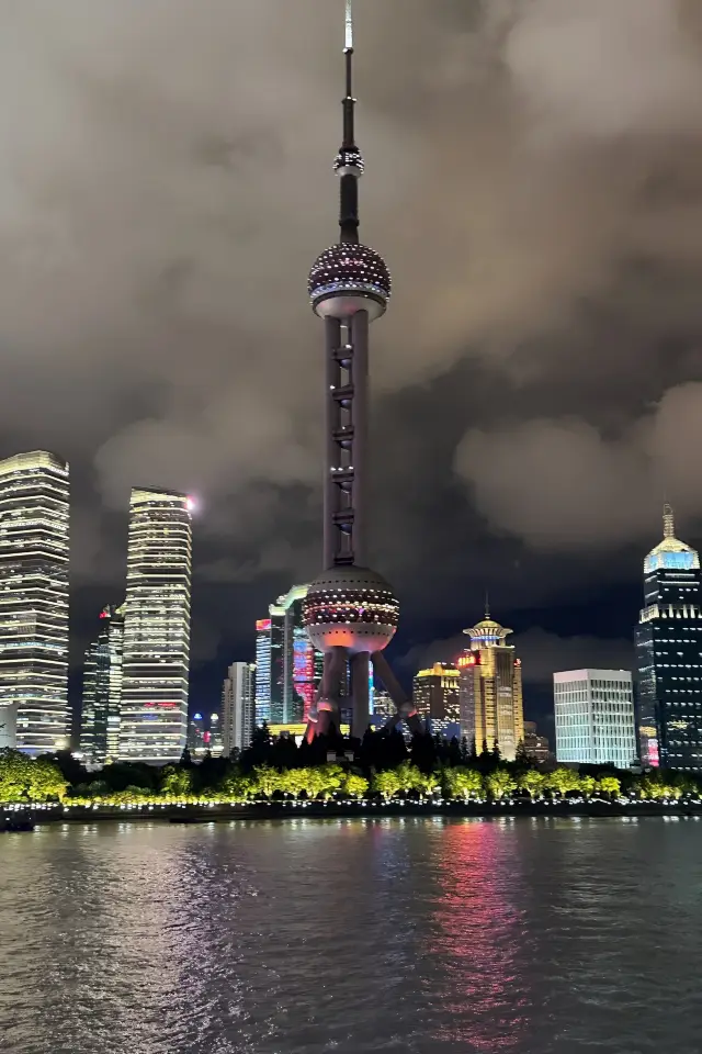 Come to Shanghai, you must go to the Bund night view sightseeing route in Magic City