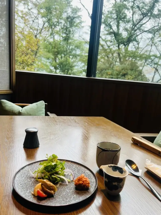 I have stayed here four times during my visits to Hakone, and it has been a wonderful experience