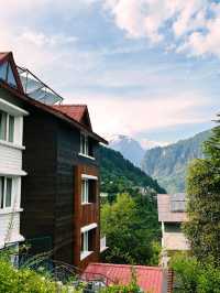 🌄✨ Manali Magic: Top Himalayan Hotel Picks! 🏔️🛌