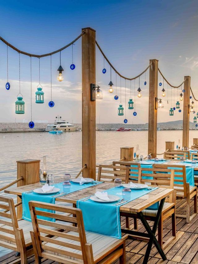 🌟🏨 Luxe Lodgings: Rixos Sungate & The Land of Legends 🌴