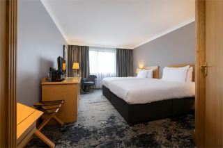 Swindon Exploration Tour, Hilton Hotel Comfortable Choice.