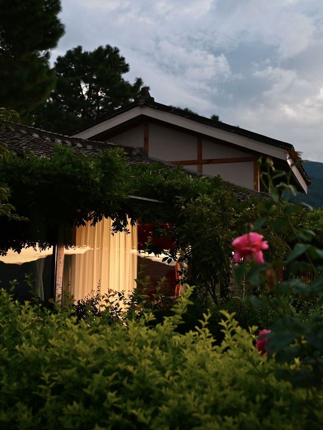 西昌｜住進雲端躺床上看邛海