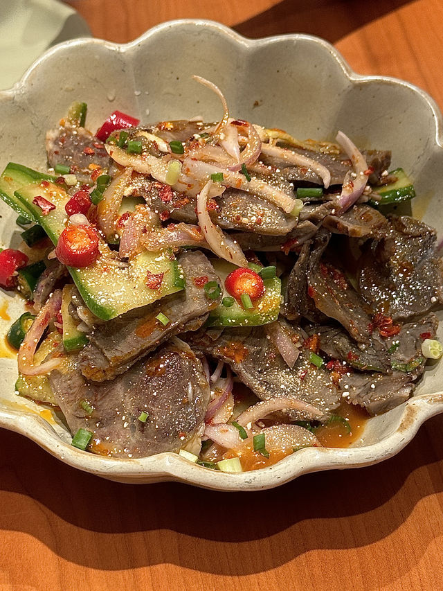 這碗打拋飯真的很有泰國風味。