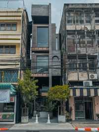 曼谷｜你見過「夾縫求生」的咖啡店嗎？