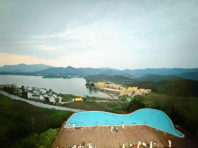 巴馬賜福湖君瀾酒店