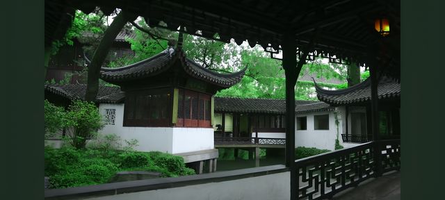 漫步蘇州園林：一場穿越千年的美學盛宴   踏入蘇州園林，彷彿打開了一本塵封的古籍，每一頁都書寫著東方
