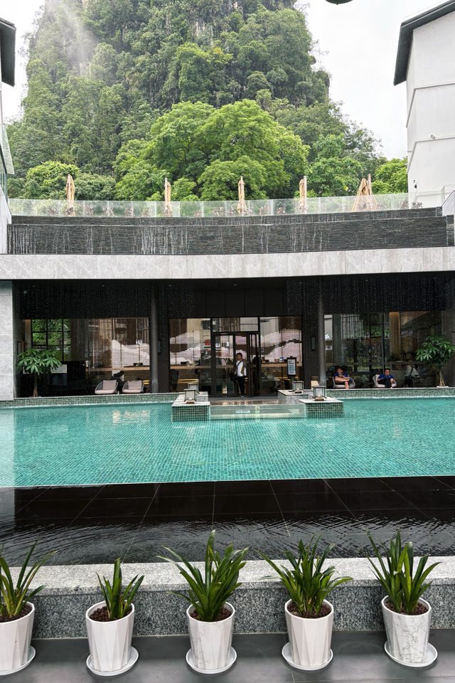 喺陽朔提早開始退休生活…