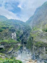 太魯閣峽谷：大理石峽谷的地質詩篇，台灣東部的自然奇觀