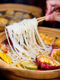 城中村挖到寶！市井氣息裡感受嗦粉嘅快樂同朋友食宵夜