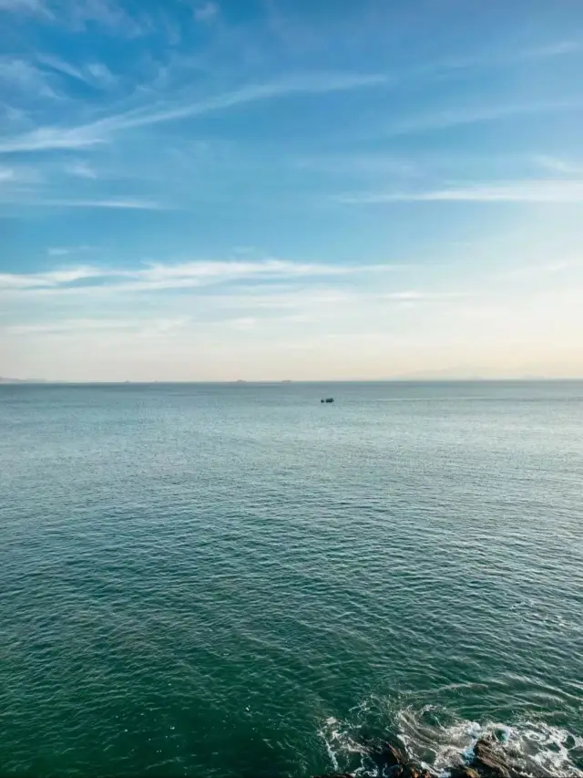 Stunning coastline, fewer people and clear scenery: perfect spots for beachcombing and sunset photography