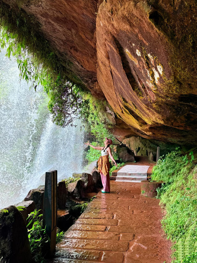 這是一份非常詳細的赤水丹霞大瀑布旅遊攻略，希望能助您暢遊這座「長江丹霞第一瀑」！