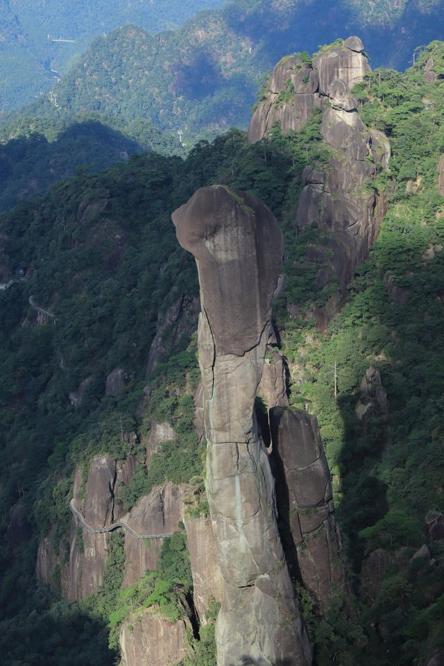 江西上饒三清山雲海撫過巨蟒的脊背
