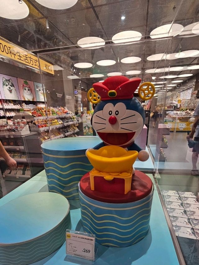 2層樓高的模型,超多打卡位的精品店 2層樓高的模型,超多打卡位的精品店