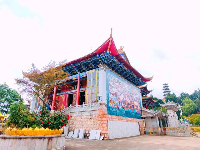 探索滇南始建於清康熙九年（1670年）的寶華禪寺，在個舊遇見老陰山的禪意時光 這座藏身於紅河州的