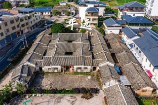 Holiday Reverse Tour: The Underground Wu House Hidden in the Deep Mountains of Eastern Guangdong, a Century-Old Walled Dragon House Full of Poetry