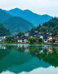 《國家地理》點名的“四川最美村落〞|“小喀納斯〞般的湖光山色