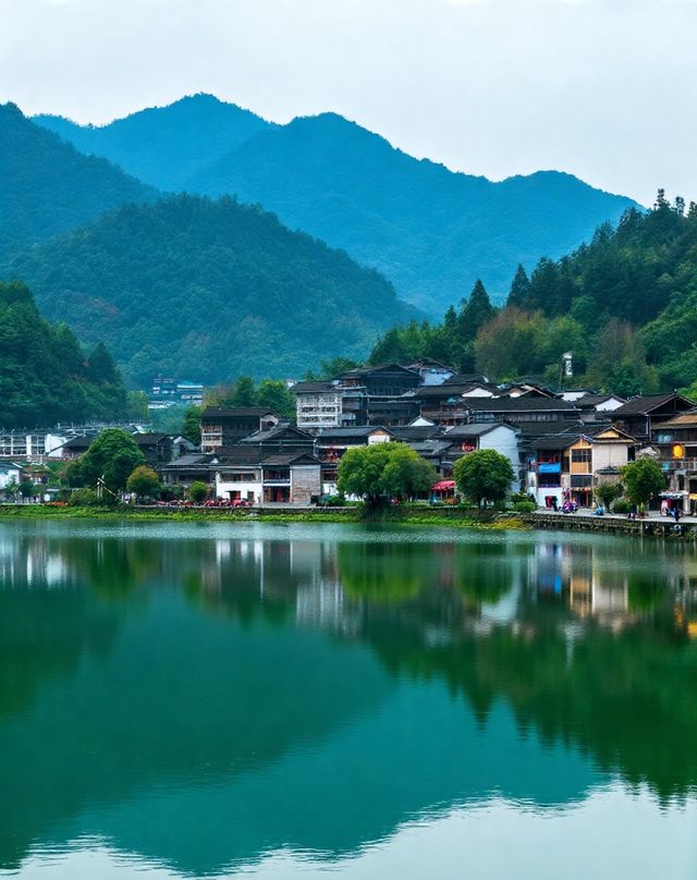 《國家地理》點名的“四川最美村落〞|“小喀納斯〞般的湖光山色