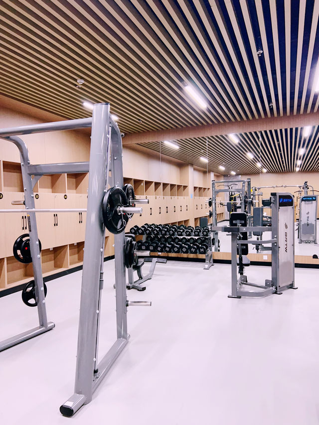 【海邊自律天堂！負一層藏了個健身王國】