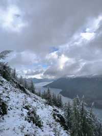 被喀納斯的美震撼到說不出話這才是新疆旅遊的天花板,阿勒泰皇冠上的明珠說的就是這裡吧 【必