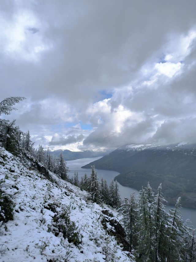 被喀納斯的美震撼到說不出話這才是新疆旅遊的天花板,阿勒泰皇冠上的明珠說的就是這裡吧 【必 被喀納斯的美震撼到說不出話這才是新疆旅遊的天花板,阿勒泰皇冠上的明珠說的就是這裡吧 【必