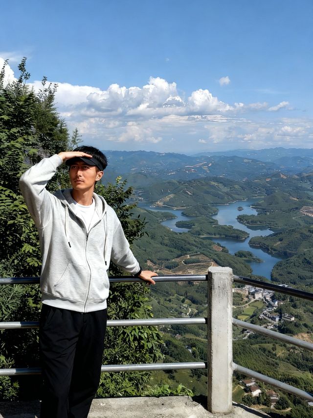 雲海之巔，心之所向：玉皇頂療癒之旅