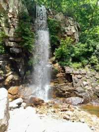 浙南秘境龍灣潭在千米懸空棧道看絕美飛瀑