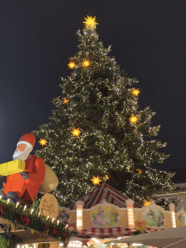 Stepping Into Dresden's Magical Christmas Market 🎄✨ Stepping Into Dresden's Magical Christmas Market 🎄✨