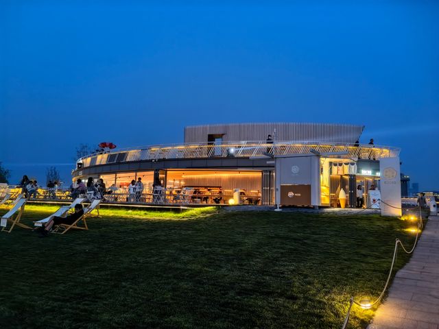 南京江心洲必打卡!燈塔咖啡館承包你的日落與浪漫 南京江心洲必打卡!燈塔咖啡館承包你的日落與浪漫