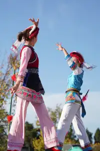 雲南民族村暖冬攻略｜玩出冬日民族風！