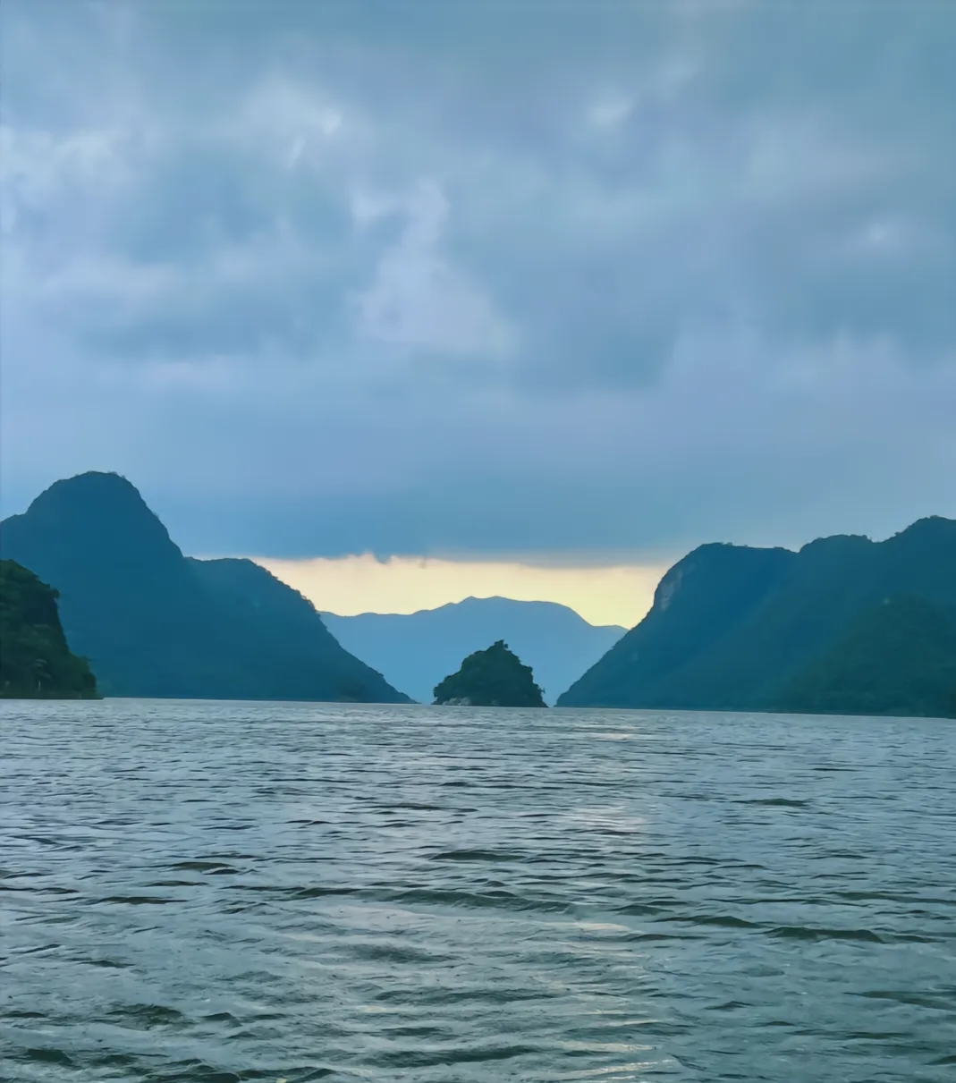 คู่มือท่องเที่ยวไห่หนานตงฟาง | สัมผัสบทกวีและสถานที่ห่างไกลบนอ่าวเป่ยปู