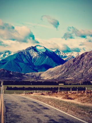 The Sundeck Rooftop, Beach Street Queenstown — Remarkables Mountain Views & Marine Parade Sunsets.