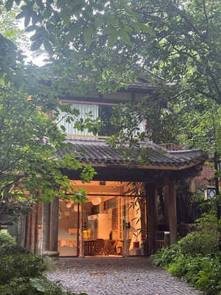 雨天漫步古書院