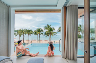 Beautiful Beachfront Pool Villa with Tranquil Atmosphere