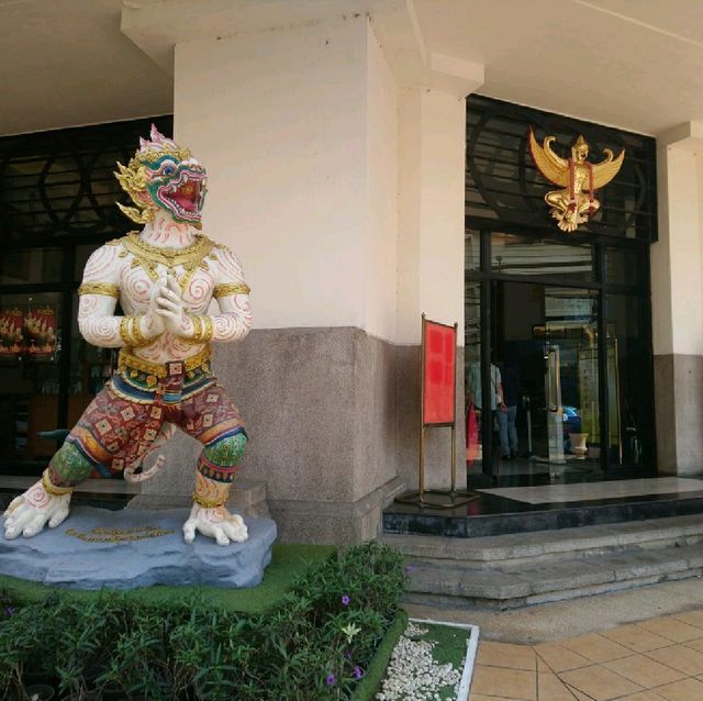 ศาลาเฉลิมกรุง